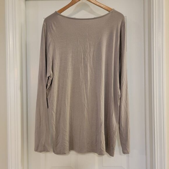 Torrid SUPER SOFT PEBBLE GREY LONG SLEEVE LATTICE TEE size 2 - Picture 6 of 9